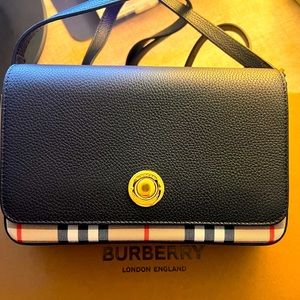 ❗️❗️AUTHENTIC BURBERRY ❗️❗️Vintage Check and Leather Mini Note Bag